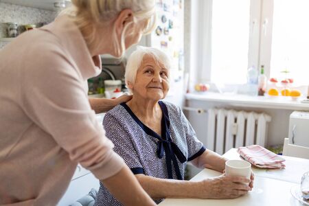 ASSISTANTE DE VIE AUX FAMILLES